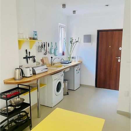Your Lovely Central Home In Buzzing Exarchia 아테네 외부 사진